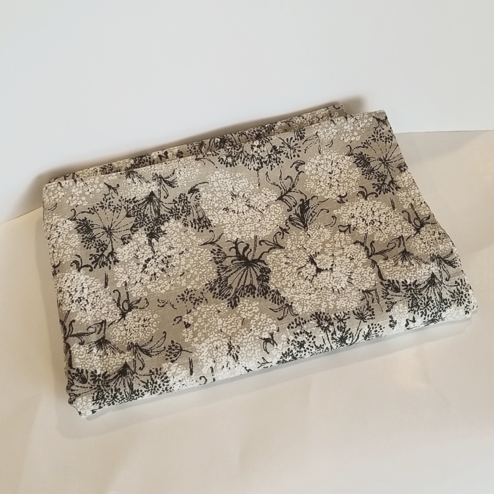 Floral Tablecloth Black Tan 60x80